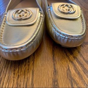 NWOT Gucci GG gold leather loafer flats